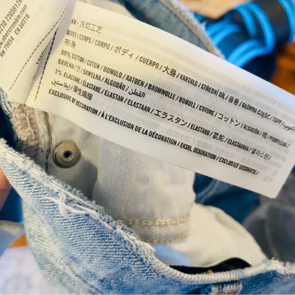 Abercrombie & Fitch 90s Ultra High Rise Straight Asymmetrical Zipper Jeans - Picture 11 of 13